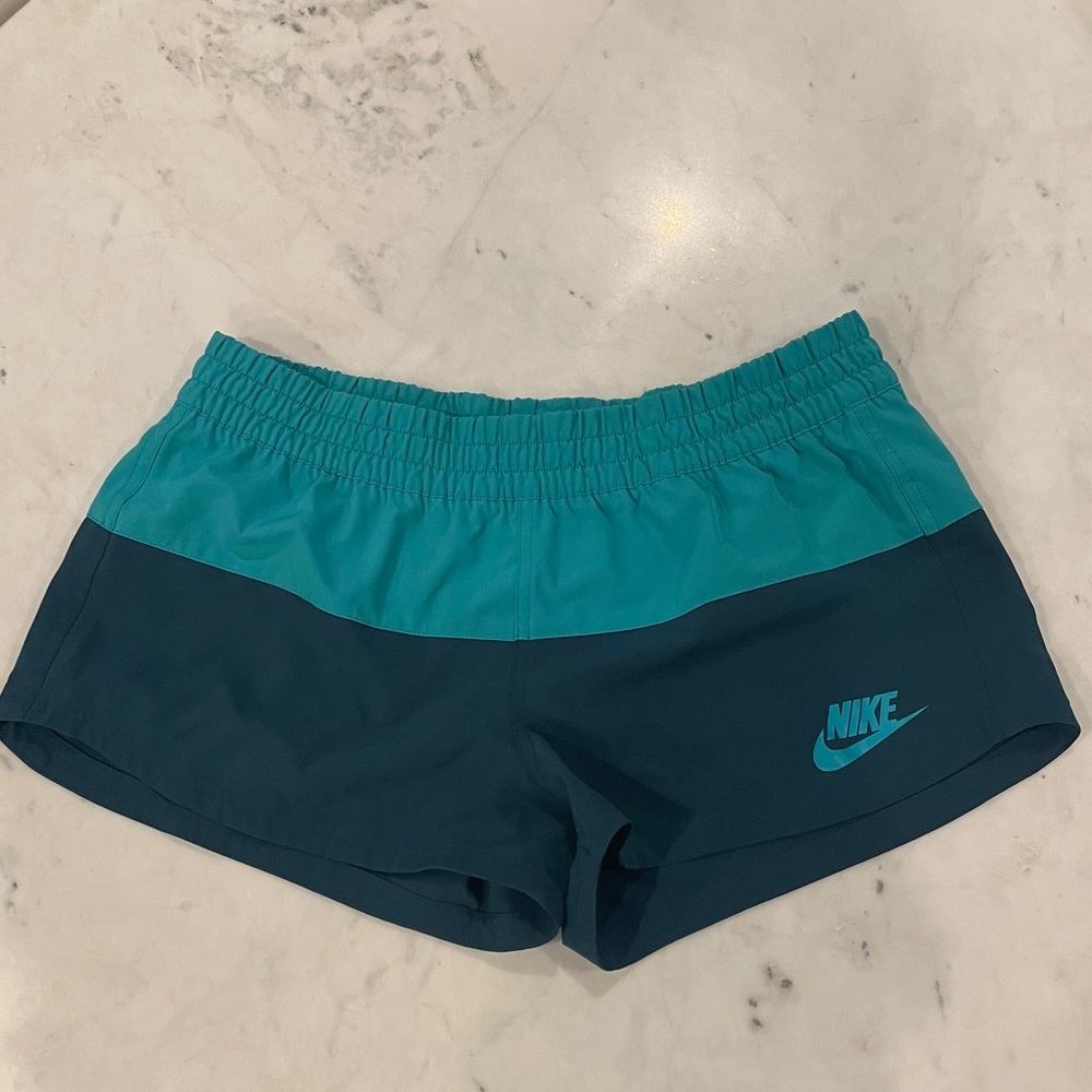Nike two toned shorts